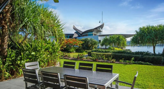 Коттедж Yacht Club Villa 6 On Hamilton Island - oceanviews, 2 x buggies & valet service