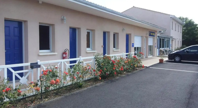 Tour Hôtel, Réserver Hôtel Lesparre-Medoc Médoc