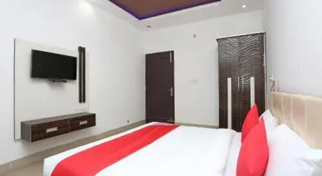 Hotel Abhinandan by OYO Rooms, Забронировать Отель Таннасар штат Харьяна