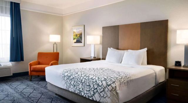 Двухместный номер Standard La Quinta Inn and Suites by Wyndham at WaTiki Waterpark