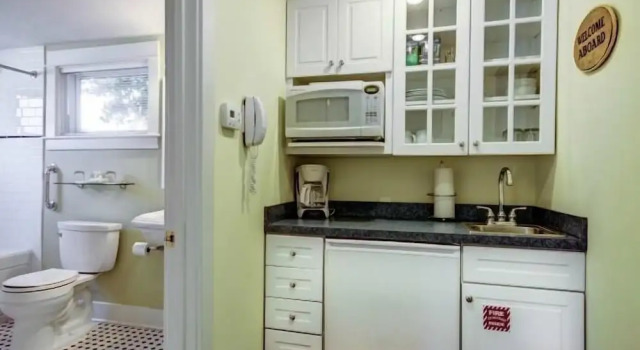 Люкс Captain's Cottage Suites