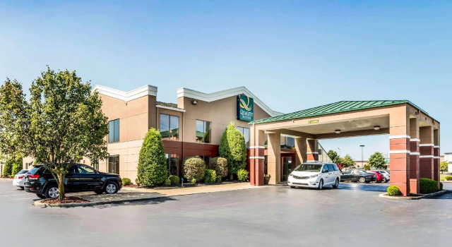 Четырёхместный люкс c 1 комнатой Quality Suites Paducah I-24