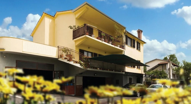 Amazing Home in Fuskulin With Wifi and 3 Bedrooms, Забронировать Отель Пореч Poreč Riviera, 3* 4*