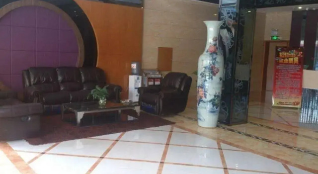 Nanning Linjiang Holiday Hotel, Rezerwuj Hotel Hotele w Nanning z parkingiem, Parking