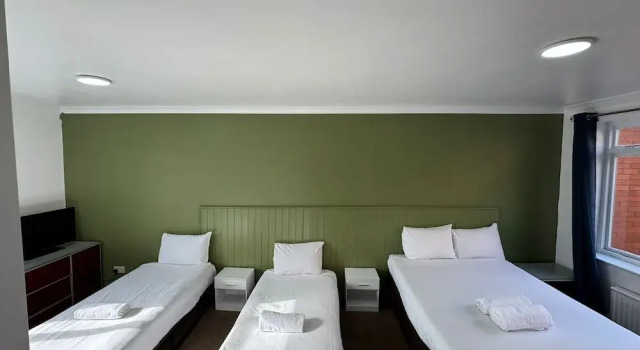 Четырёхместный номер Standard Sea Side Hotel