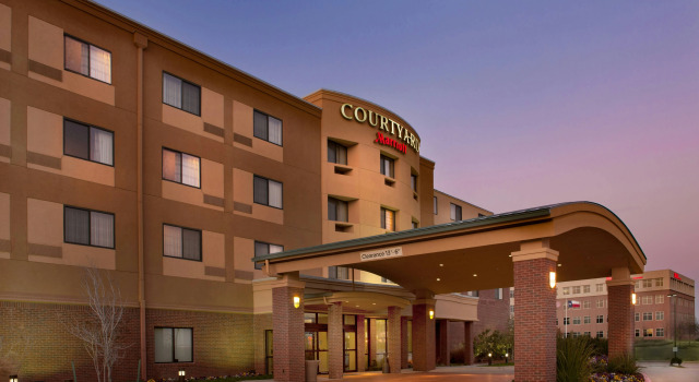 Courtyard by Marriott Denton, Забронировать Отель Дентон Dallas - Fort Worth Metropolitan Area