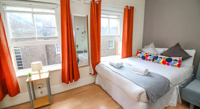 Simple Studio flat in heart of Brick ln, Забронировать Отель Отели Англии 3 звезды, 3*