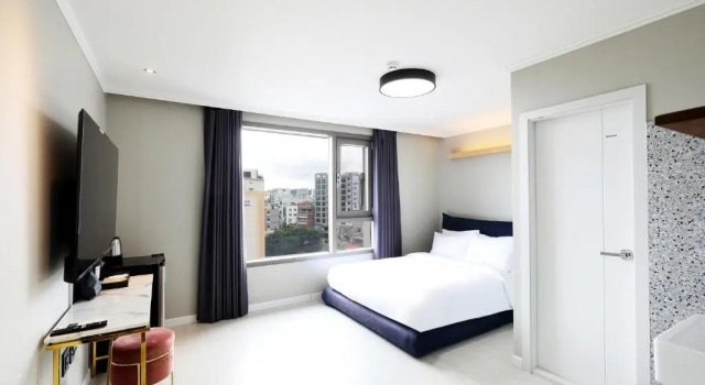 Номер Deluxe Cornerstone Hotel