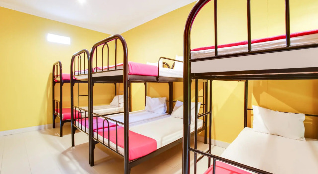 Кровать в общем номере SPOT ON 89623 Nawawi's Backpackers