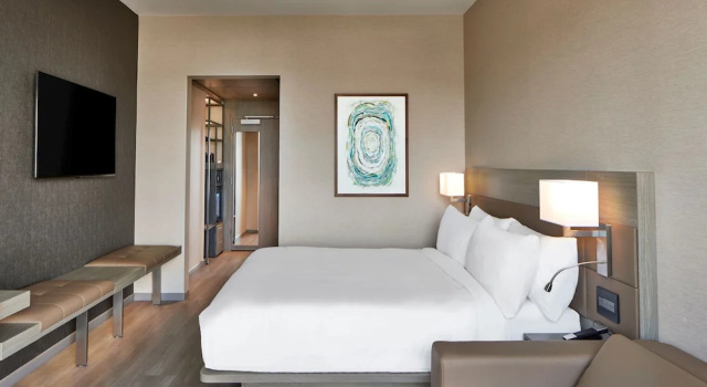 Двухместный номер Standard AC Hotel by Marriott Austin Hill Country