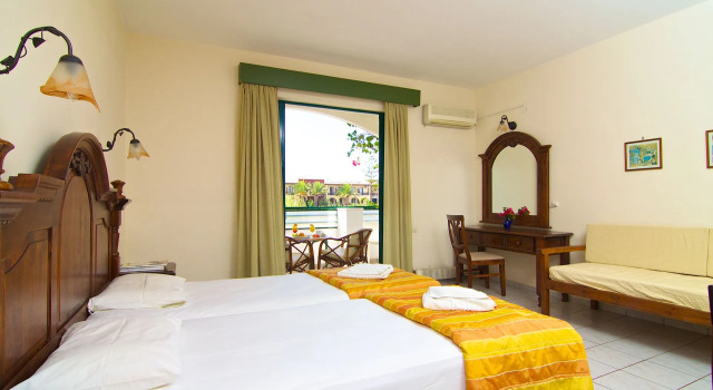 Студия Trefon Hotel Apartments and Family Suites