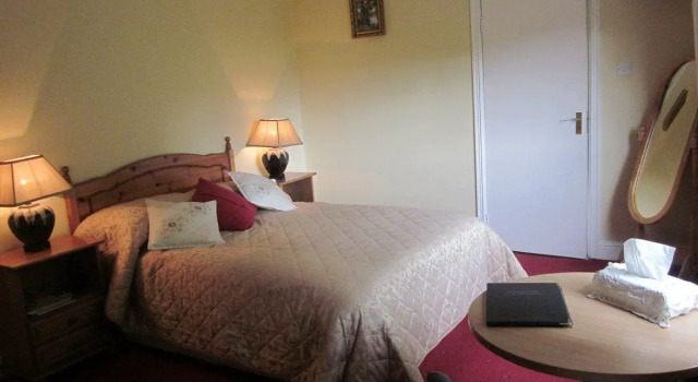 Pine Forest House, Buchen Sie Hotel Blarney County Cork