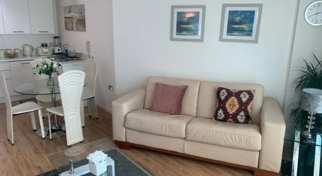 Апартаменты Luxury Marco Island - 2 bedroom Spacious City Centre Apartment