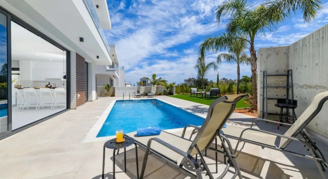 Hytte By The Beach - Royal Sapphire Villa