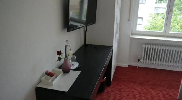 Mille Stelle Hotel, Rezervasyon Otel Eggenstein-Leopoldshafen Baden-Württemberg