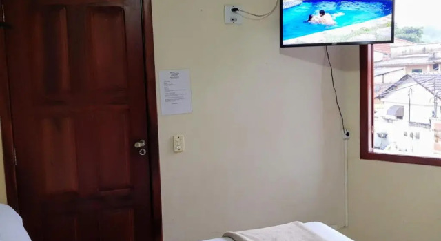 Pousada Brisa do Leste, Забронировать Отель Отели штата Рио-де-Жанейро с парковкой, Парковка