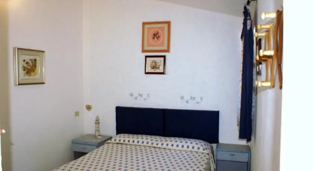 Tharros B&B, Забронировать Отель «постель и завтрак» Отели Полуострова Синис с парковкой, Парковка