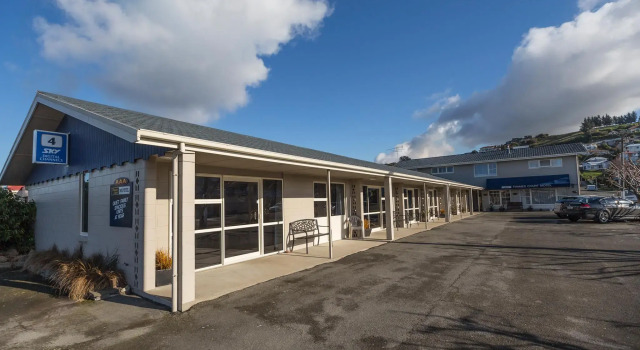 Апартаменты AAA Thames Court Motel