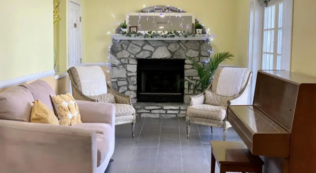 Seven Gables Inn, Забронировать Отель Отели Table Rock Lake с парковкой, Парковка