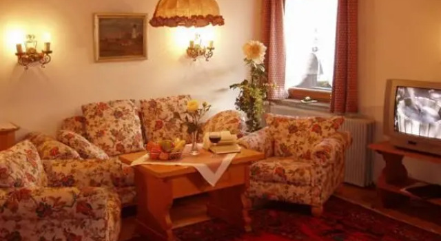 Hotel Haus Ursula, Reservar Hotel Hotéis em Tegernsee com pequeno-almoço, Café da manhã