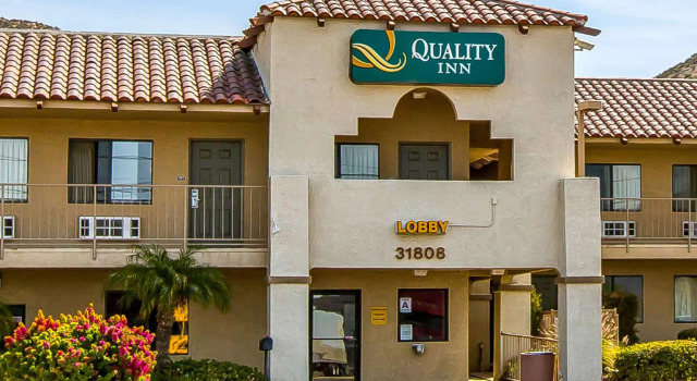 Кровать в общем номере Quality Inn Lake Elsinore I-15