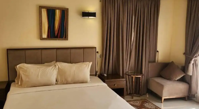 Golden Alpine Hotel & Resort, Забронировать Курортный отель Отели Йола с парковкой, Парковка