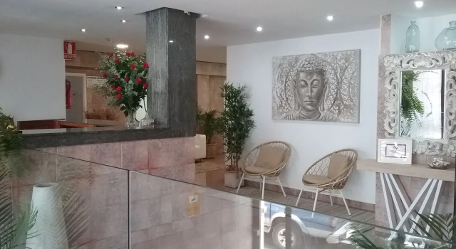 Hostal Residencia Cardona