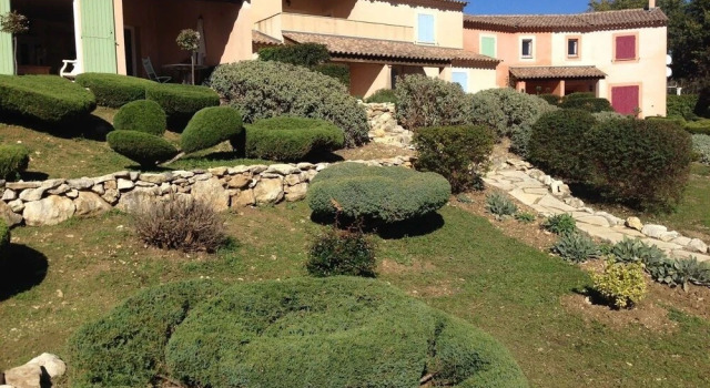 Le Claux du Puits by Ateya Vacances, Rezerwuj Hotel Hotele w Owernia z parkingiem, Parking