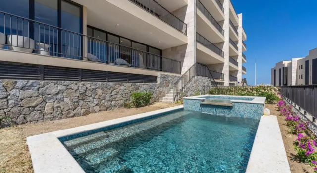Апартаменты Private pool & spa with stunning ocean views Solaria E 101
