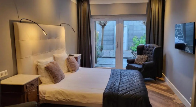 Апартаменты Цокольный этаж Boutique Hotel Huys van Leyden