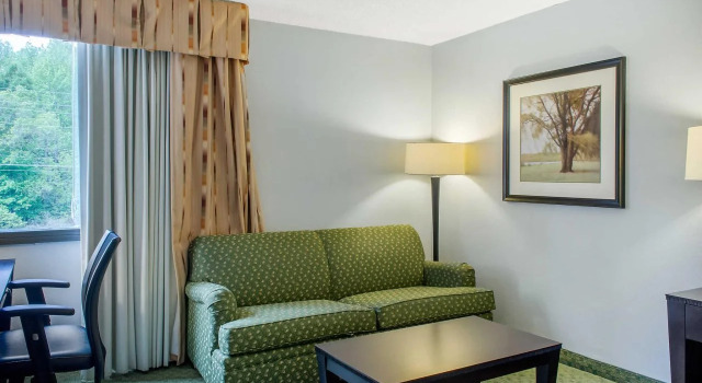 Suburban Extended Stay Hotel Shreveport Airport, Забронировать Отель Отели Луизиана с парковкой, Парковка