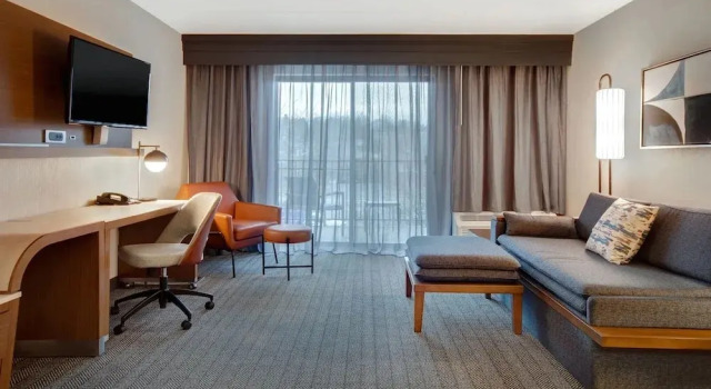 Люкс Courtyard by Marriott State College