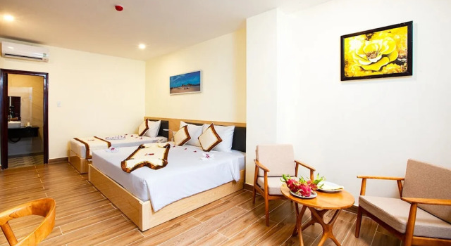 Трёхместный номер Standard с балконом Golden Coast Resort & Spa