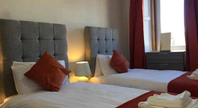 Scotstoun Appartments, Забронировать Апартаменты/квартира Отели Glasgow & The Clyde Valley с парковкой, Парковка