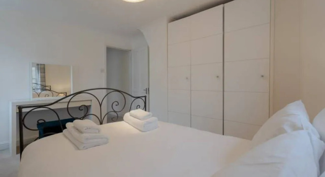 2 Bedroom House in Kensal Green, Забронировать Дом для отпуска Виллы Большого Лондона, Вилла