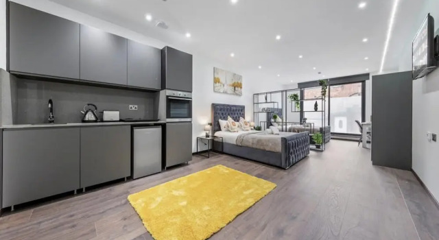 Luxury Sleeps 4 Studio Flat