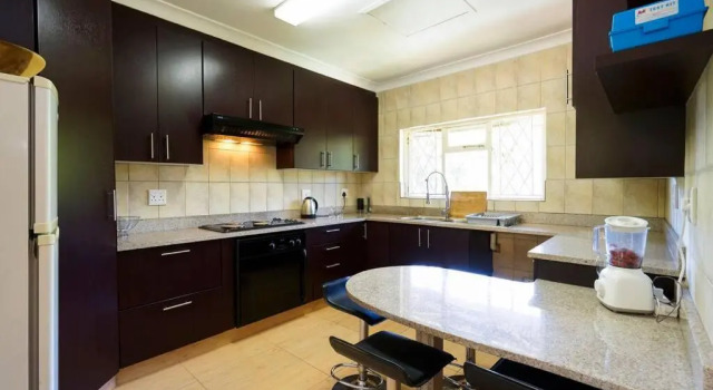 Коттедж Modern Luxury 3 bedroom house