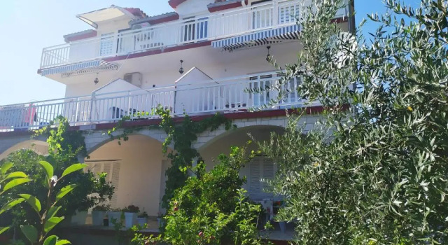 Апартаменты с балконом и с видом на море Apartmant Sučić