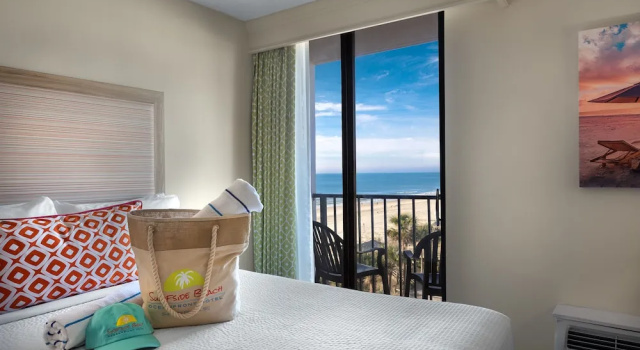 Двухместный номер Standard с балконом Surfside Beach Oceanfront Hotel