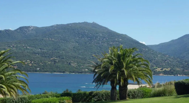 Апартаменты с 2 комнатами с видом на море Marina di fiori