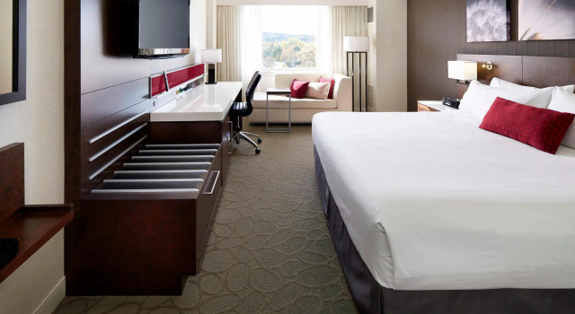 Двухместный клубный номер Standard Delta Hotels by Marriott Fredericton