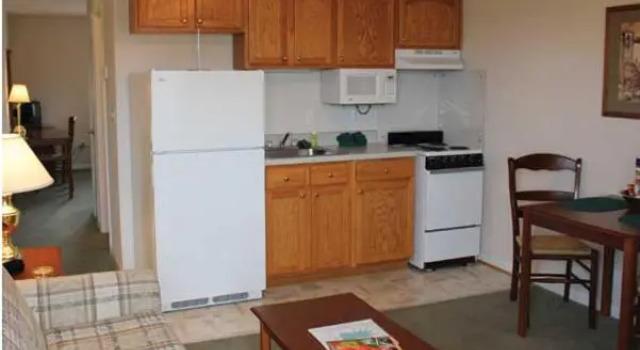 Двухместный люкс Eastside Suites