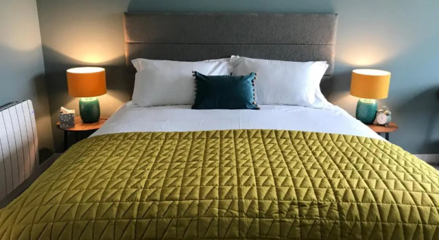 Stones Luxury B&B with hot tub and self-contained rooms, Забронировать Отель «постель и завтрак» Отели Острова Ская с бассейном, Бассейн