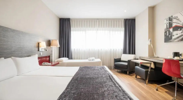 Трёхместный номер Ilunion Barcelona