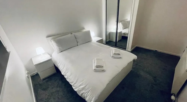 Modern 2 Bedroom Apartment With Free Parking, Забронировать Апартаменты/квартира East End 