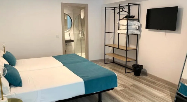 Трёхместный семейный номер Standard Hotel Pombal Rooms