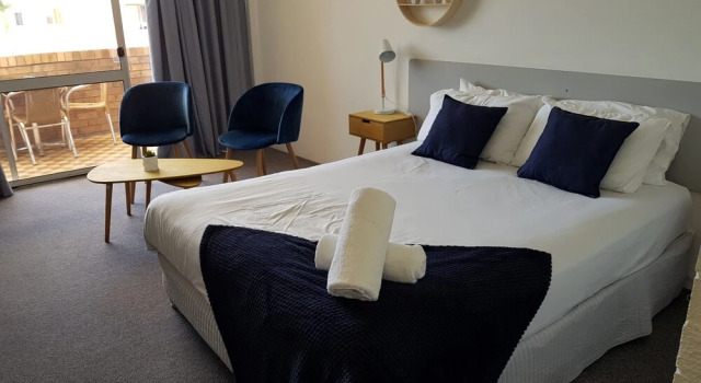 Номер Deluxe Seabreeze Beach Hotel
