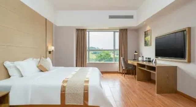 Люкс Executive с видом на поле для гольфа Phoenix Hill Hotel Dongguan - Golf Course Shop