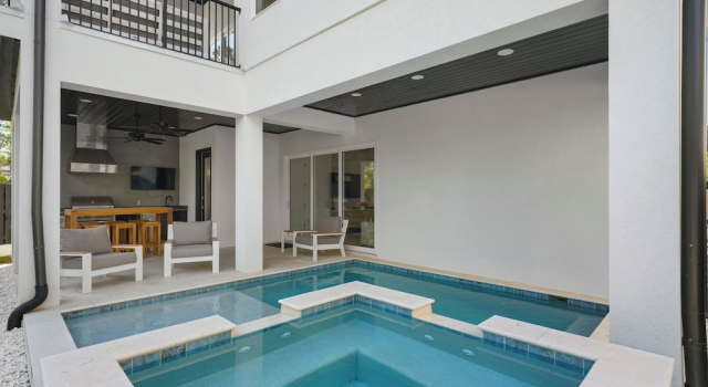 Sleeps 39 2 Luxe Homes w/ Free Golf Cart, Private Pool+spa 3 Blocks to Beach