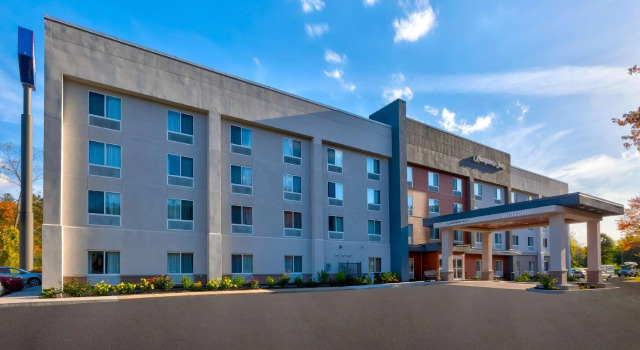 Четырёхместный номер Standard Hampton Inn Waterbury